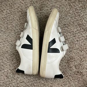 Veja black velcro shoes size US 9/EU 40